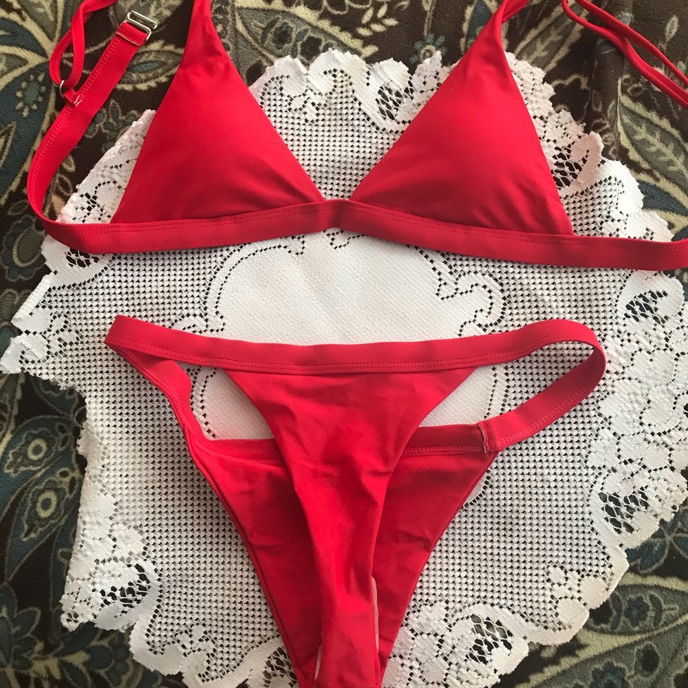 Red hot swimsuit🌺